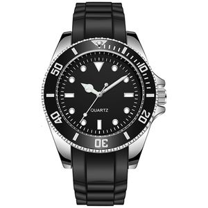 Wristwatches Diver Inspired Rotating Bezel 42mm Man Watch Japan Movement Geneva Rubber Strap 221114 207Q