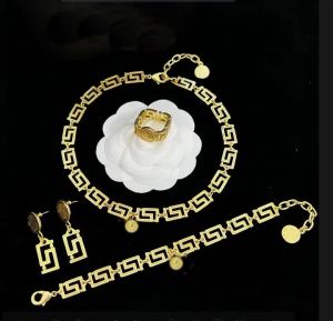 Necklace Crystal Greece Meander Pattern Split Joint Gold Necklace Bracelet Earrings Banshee Head Portrait Designer Jewelry Women Men Lovers