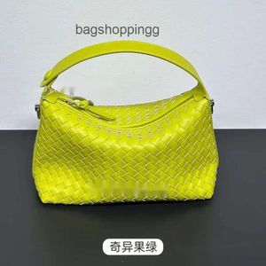 One Wallace F 2024 Bottagas Pillow Purse Lady Venetaa Bag Crossbody Classic Bags Leather Small Pack Shoulder New Handbag Woven Lunch Box WYBX