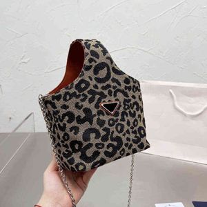 브랜드 여성 핸드백 핸드백을위한 숄더백 토트 야채 바구니 삼각형 새로운 가방 패션 디자이너 클래식 실용 크로스 바디 342r