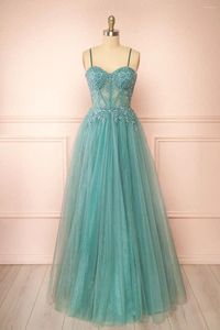 Sukienki na imprezę kochanie A-line tiulowe Tiuls Paski spaghetti bez pleców wysoko podzielone księżniczki sukienki koronkowe aplikacje cekiny suknia