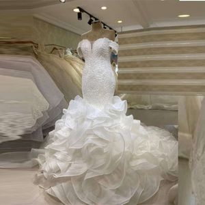 Muhteşem Omuz Elbiseleri Organze Ruffles Süpürme Tren Gelin Önlükleri Dantel Yukarı Düğün Vestidos 0530