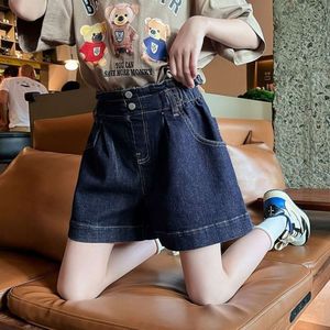 flickor shorts mode denim barn 2024 koreansk utgåva fashionabla sommar tunna jeans för stora flickor outkläder shorts