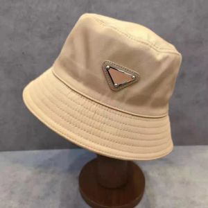 Cappelli antisun per estate: protezione elegante per uomini e donne