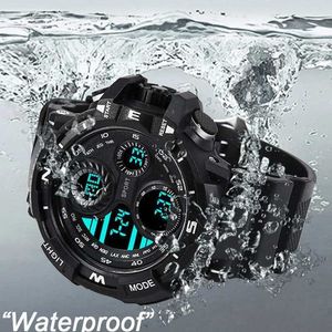 Armbandsur Militära digitala digitala män utomhussportklocka Vattentät lysande timing Student Electronic Watch Q240529