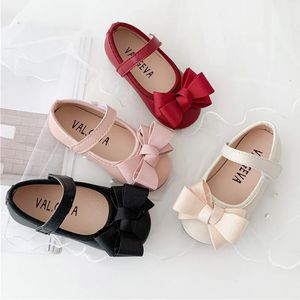 Dziewczyny Mary Janes Buty motyl Buts Princess Buty dla dzieci Flats Baby Girl