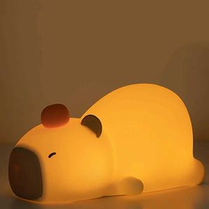 ナイトライトかわいい漫画シリコーンLED CAPYBARA NIGHT LIGHT USB充電ダムな睡眠睡眠ナイトライト誕生日プレゼントS245302として子供の部屋を飾るために使用される