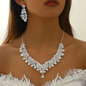 Collana di cristalli austriaci da sposa e orecchini set di gioielli si adattano all'abito da sposa