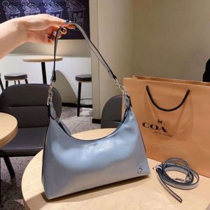 2024 New Oil Wax Leather Underarm Bag Large Capacity Wandering Bag One Shoulder Crossbody Womens Bag ACCX