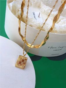 Pendant Necklaces Niche High-End Metal Checkerboard Lattice Necklace INS Fashion Casual Hip-Hop All-Match Jewelry Accessories