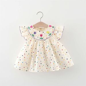 여름 새 여자 아기 작은 비행 소매 튤립 꽃 자수 다채로운 폴카 도트 달콤한 공주 드레스 L2405