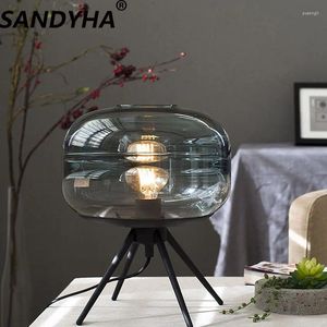 Lampy stołowe Sandyha Nordic Glass Lampa LED Minimalistyczny trójkąt Stały biurko światło na domową sypialnię sypialnia nocna salon studiów