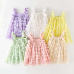 Moda yeni kıyafetler düz renk sevimli süspansiyonlar küçük çiçek örgü kız bebek elbise tatlı prenses etek parti elbiseler l2405 l2405