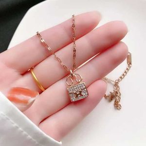He Necklace Expensive Design Engagement Necklace Letter Girls Creative Fashion Chain Red Same Style with Original Logo Dujs