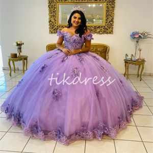 الفساتين الخفيفة الأرجواني Quinceanera 2024 الدانتيل الدانتيل غلاف الأزهار 3D الأزهار Vestidos de 15 anos xv عيد ميلاد الستة عشر فستان الكرة