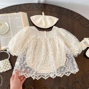 春の幼児ロンパーフラワー刺繍装飾的な長袖の女の子かわいいプリンセスドレスベビー服0〜2歳