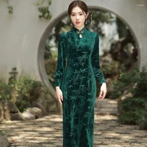 Etniska kläder Kvinnor Velor Slim Fit Qipao Vintage Elegant Long Sleeve Velvet Cheongsam Autumn Winter Style Chinese Traditionella klänningar