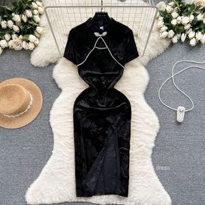 Improved Chinese style velvet embossed slit dress for womens mid length slim fitting beaded standing neck qipao