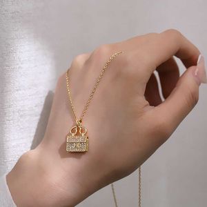 He Necklace Expensive Design Engagement Necklace Luxury Small Letter for Women Simple and Versatile Red with Original Logo N58t