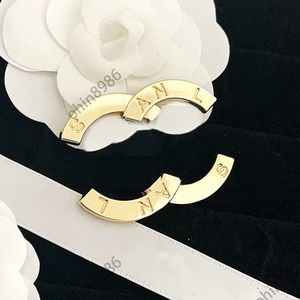 Street Brand Girl Embossed Brooch Luxury 18K Gold Plated Brooch Party Gift Luxury Lapel Brooch Designer Unisex Badge Brooch Spring Fashion Accessories With Box