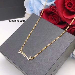 Simple Initial Dainty Designer Necklace 14K Gold Plated Thin Chain Pendant Choker Light Weight Necklaces fashion2024