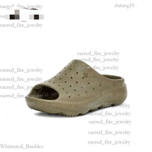 Uggliss toffel lyx Sandal sommar ny herr designer sandal bekväm uggg tofflare fast färg öppen tå tjockt botten hål övre uggslipper tasman tofflor
