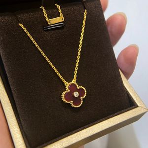 Rose Gold Classic V Gold Clover Necklace High Quality Red Agate Pendant Flower Necklace for Women