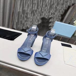 Tjock hälvattensplattformsserier stjärna sandaler mode glänsande strass läder höga klackar lyx prestanda fest klänningskor lar4806008