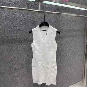 SS Springsummer New Slim Fit midja Vneck Sexig stickad klänning för kvinnors kändisstil
