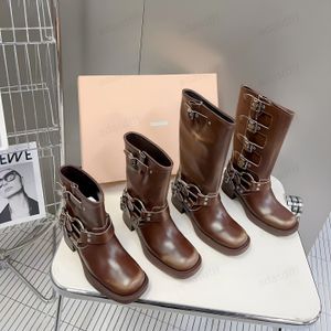 2024 En İyi Tasarımcı Miumiiu Boots Ayakkabı Şövalye Botları Düşük Topuk Mm Moda Zarif Kadınlar Sir Ev Partisi 35-40