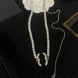Markendesigner Neue Mode Halskette Boutique 18K Gold plattiert minimalistischen Stil hochwertige Diamant Langes Halskette Mode Girl Halskette Matching Box