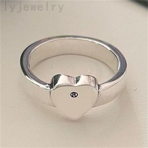 Luxury ring heart mens ring jewlery designer for women anillos simple vintage fashionable jewelry plated silver ring heart couple gift exquisite zl207