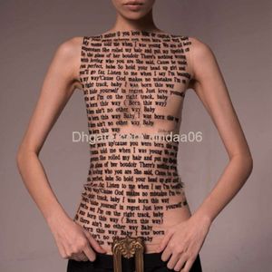 2024 Yaz Tasarımcısı T-Shirt Kadınlar Yeni Moda Baskı Tshirt Yuvarlak Boyun Tee Sleeless İnce Tişört Fit Üst Giyim