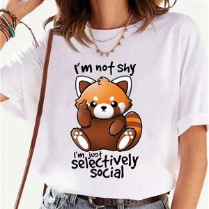 Kvinnors T-skjortor blyg röd panda tryck t-shirt för kvinnor kläder chibi djur rolig söt t-shirt kort ärm tee tshirts kläder estetic