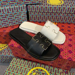 Designer Sandal Luxury Slipers äkta läder tofflor för kvinnor bekväma fyrkantiga ihåliga en linje strandsandaler middle häl casual lazy 35-42