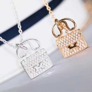 Han halsband dyra designengagemang halsband bokstav guld diamant enkel avancerad handväska med original logotyp r6e8