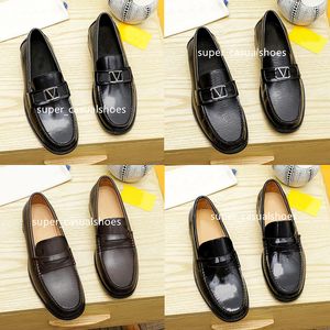 Men Loafers Designer Dress Shoes Italian Classics Moccasins Black letter Genuine Leather Office Wedding Walk Casual Shoes