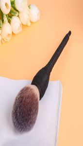Ręcznie robiony rattan naturalny pędzel do włosów zwierzęcy pędzel pędzel proszek 1pc drewniany podkład kosmetyczny zestaw makijażu narzędzia maquiagem7101788