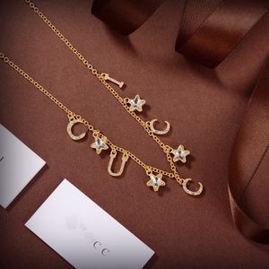 Damdesigner G Set Diamond Letter Pendant Necklace Luxury Brand Plated 18k Gold High-kvalitet Lover Gift Jewelry Gift Free Frakt.
