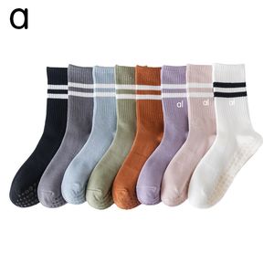 Women Pilates Non-slip Yoga Socks Women's Indoor Fitness Dance Middle Tube Yoga Socks Sports Fitness