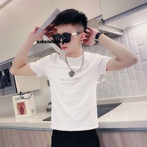 T-shirt Men Short 2024 Summer Fashion Märke broderad rund hals halvärmad topp mäns nya trend t-shirt