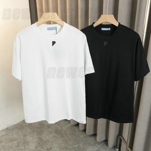 ヨーロッパサイズメンズプラスサイズTシャツ夏TシャツデザイナークラシックシンプルなTシャツメタトライアングルバッジベーシックブラックホワイトショートスリーブルーズトップティーXS S M XL