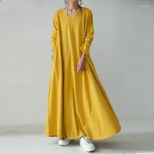 カジュアルドレス秋プラスサイズ7xl 6xl 5xlファッション女性用ポケットカラー長袖Vネックソリッドカラースイングドレス