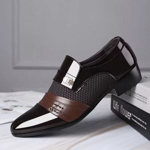 Herrskor glansiga läderskor Herrarnas casual skor affärsklänningskor stor storlek mångsidiga speglade skor