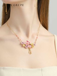 Juicy Grape Brand Designer Womens Necklace Luxury High Quality Jewelry Monet Garden Light and Unique Design Butterfly Flower Necklace Women's Chains for Necklaces