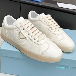 15A Casual Shoes 24SS Nya brädskor Fyra säsonger Tjock Sole Fashion Casual Low Top Flat Board Shoes Par Casual Metal Decoration Lane Leather Minimalist Student