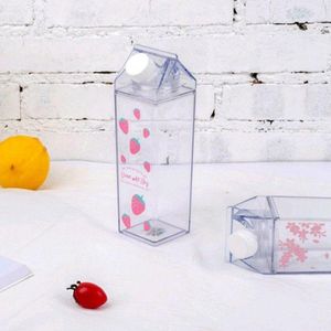 Vattenflaskor 2021 Portabel mjölkbox Strawberry Cherry Safety och giftfri dricksflaska utomhus camping sport 195f
