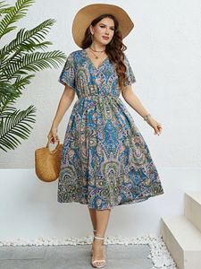 Casual Elegant Vintage Bohemian Style V-halskvinnor Plus Size Clothing Summer Short Sleeve Paisley Tryckt A-Line Long Dresses 240522