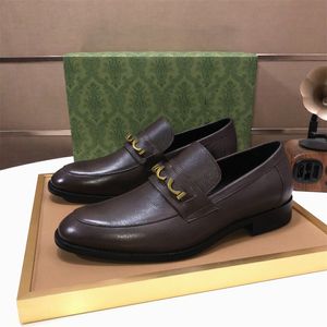 Herrläder sneakers mode loafers skor för designer lyx man grön ung avslappnad sko bekväma lata skor män storlek 38-46