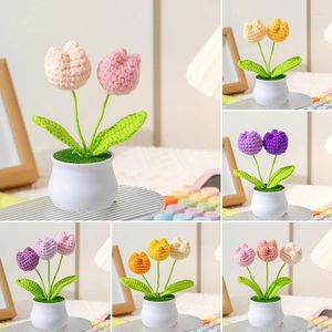 装飾的な花が仕上げた手作りのリリーニット鉢植えの家の装飾品かぎ針編みのシミュレートされた花の母の日の贈り物